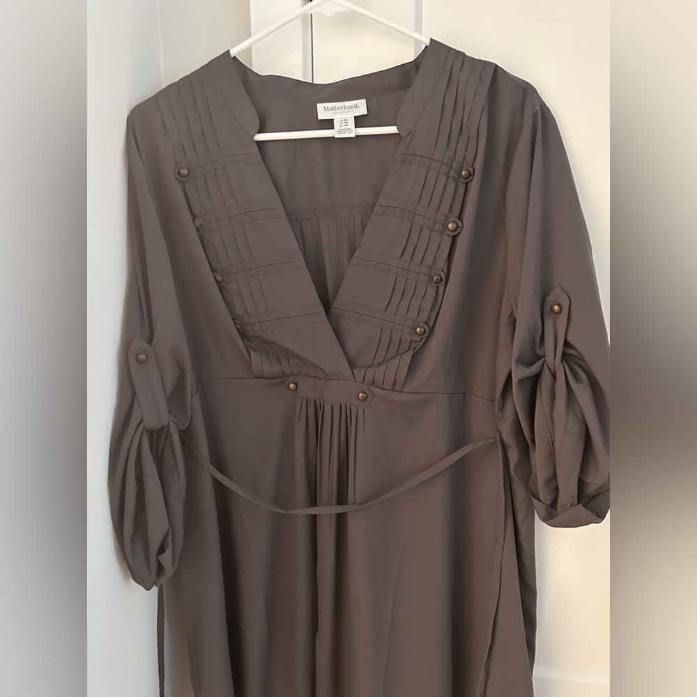 Maternity blouse with tie